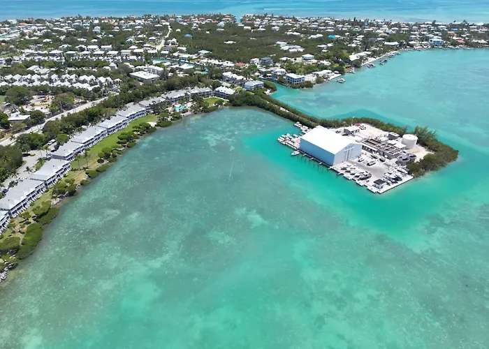 Crystal Waters - Waterfront Villa In Duck Key