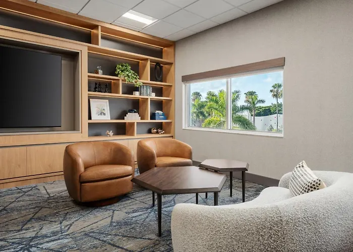 Holiday Inn Express & Suites Miami Intl Airport - 36Th St By Ihg