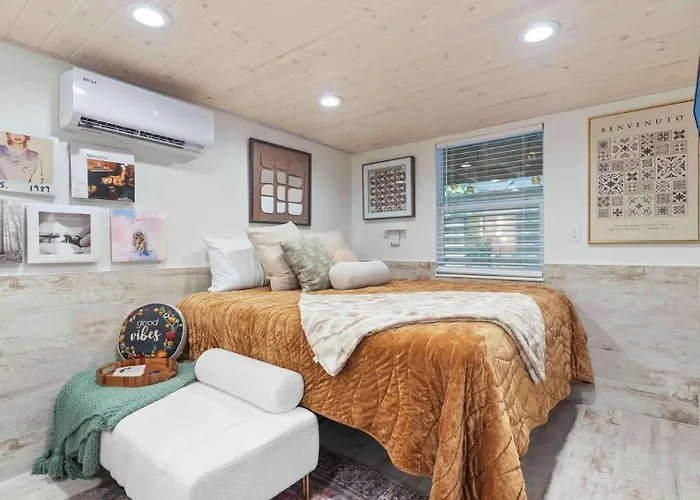 Swiftie Suite Beach Getaway Studio