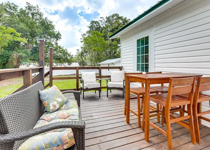 Walk To Stetson And Historic Downtown Deland!