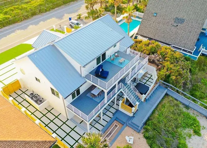 Seaside Serenity - Pool Table Hot Tub Luxury