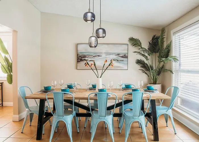 Family Retreat With Free Heated Pool, Game Room, Sleeps 10, Bikes, Bbq Grill, 15 Minutes To Honeymoon Island