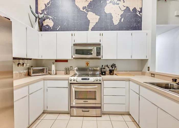 Close To Dtwn! Family-Friendly Dade City Townhome