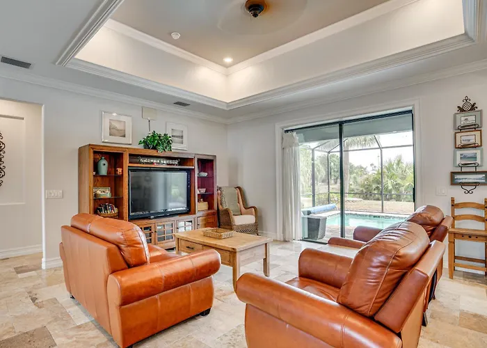 Punta Gorda Home: Great For Nurses & Professionals
