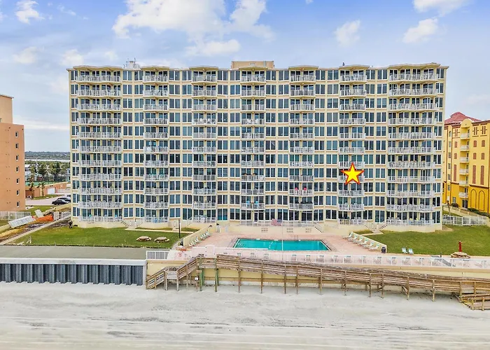 The Shores Club 402