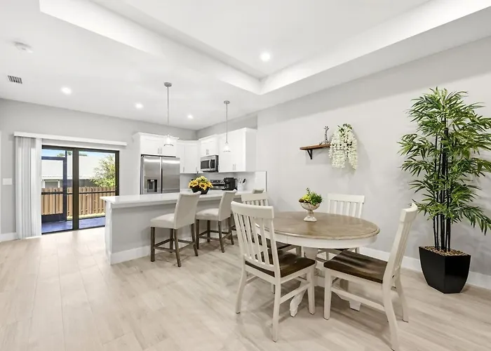 Cozy & Elegant 3Br Home