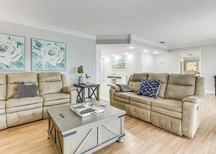 Golf Course Getaway! Port St Lucie Home W/ Lanai