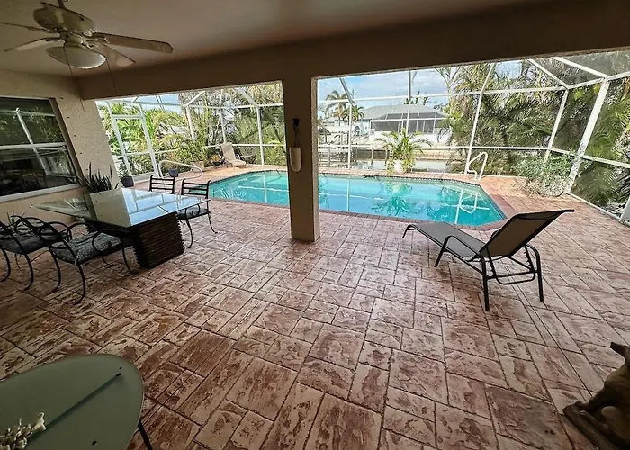 Modern 3-Bedroom Waterfront Pool Home In Manatee Bay With Boat Slip Included