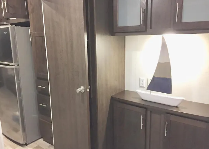2 Bedroom 2 Ba Oasis Kayaks, Pool, Beach And Dock Rental