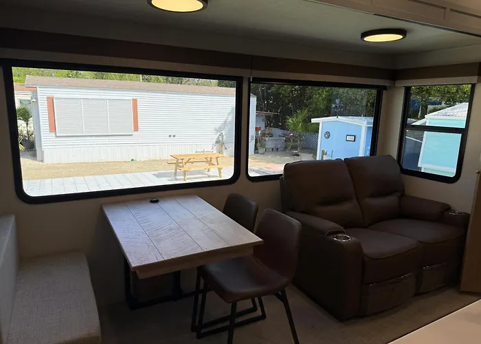 Brand New 2025 Rv 2Br 2 Lofts 2Ba Pool And Marina