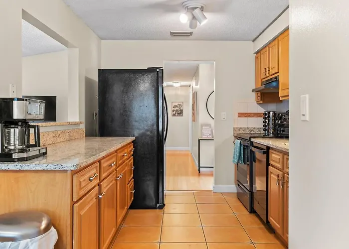 Family Retreat With Free Heated Pool, Game Room, Sleeps 10, Bikes, Bbq Grill, 15 Minutes To Honeymoon Island