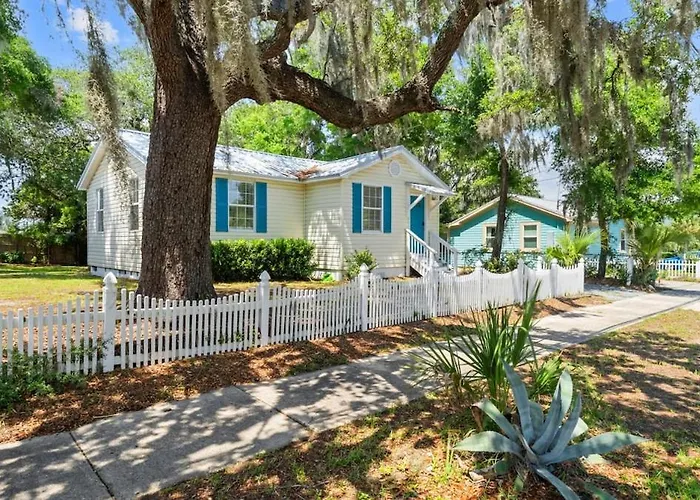 Historic St Andrews Coastal Bungalow