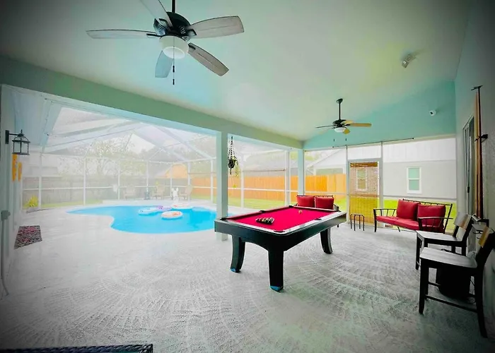 Spacious Home W Heated Pool Smarttvs Pool Table
