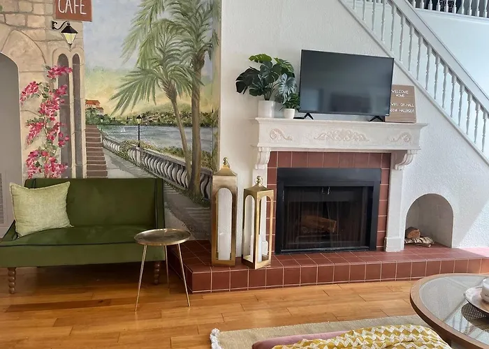 Casita Encanta-Dora, Steps To Town, Pet-Friendly