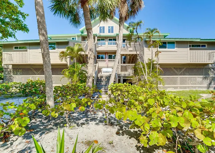 Pool Access! Private Island Condo In Placida