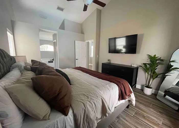 Spacious Home W Heated Pool Smarttvs Pool Table