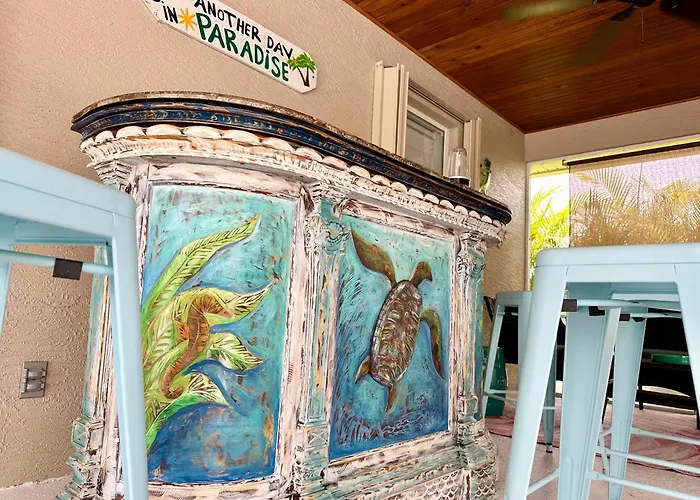 Pool Retreat & Minutes To Beach
