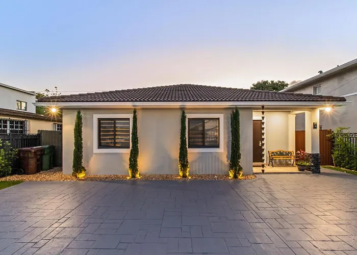 Sunset Villa W Pool, Outdoor Kitchen & Grill