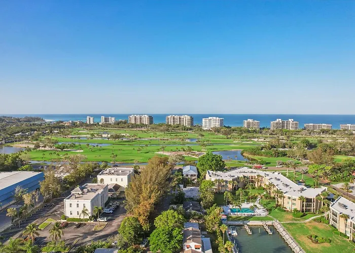 Private Heated Pool & Hot Tub Retreat - Longboat Key Coastal Living
