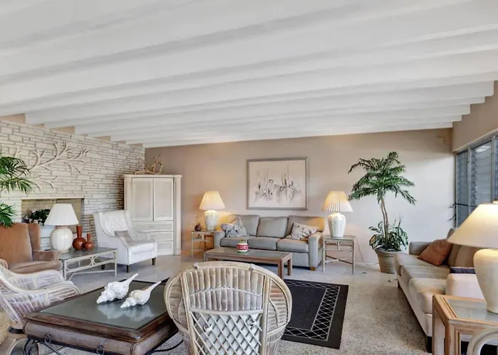 One Bedroom Condo With Waterfront Balcony And Coastal Breezes