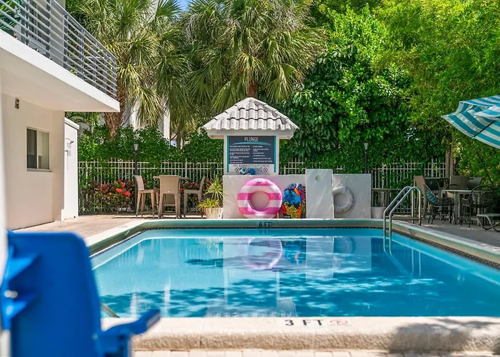King Suite, Private Beach Path, Pool & Hot Tub