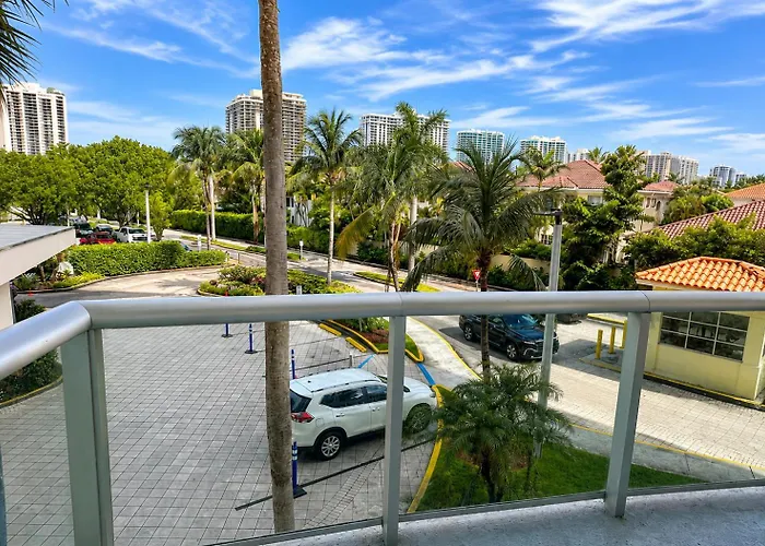 Sunny Isles Beach Oceanfront, Pool And Free Parking