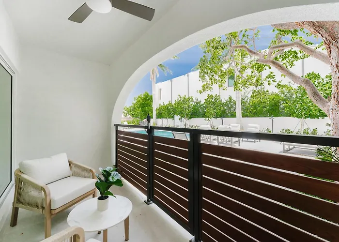 The Courtyard - Poolside Suite In Boca