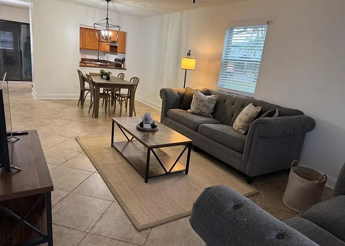 Cozy Townhome - Minutes To Beaches, Mayo, And Tpc