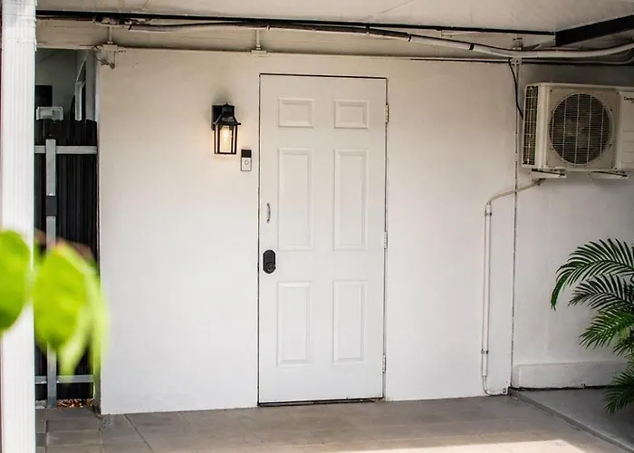 Private Guest Suite Near Hard Rock Stadium