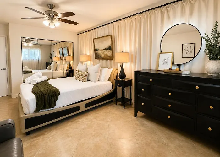 Tropical Haven Dania