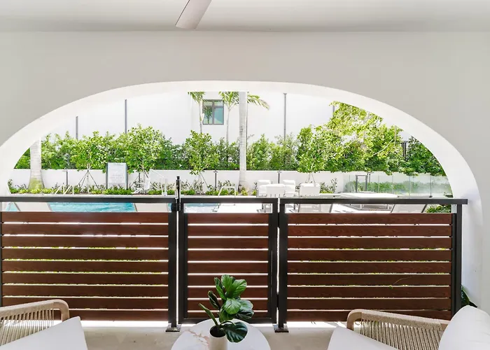 Casa Palma - Boca Pool & Beach Retreat