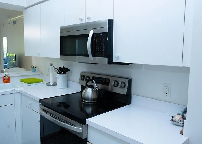 Estero Condo Near Naples, Rsw, Fgcu And The Beach