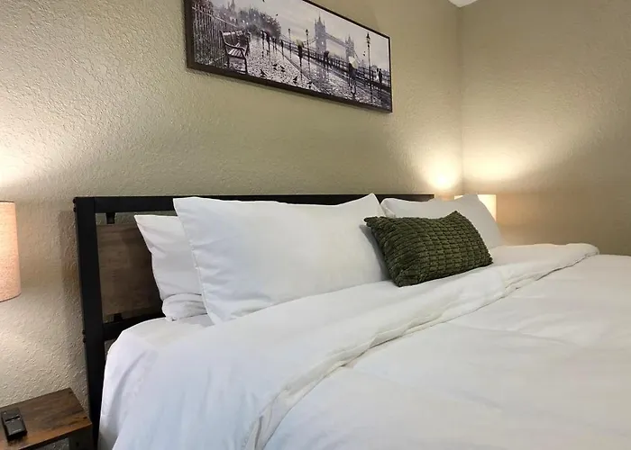 Modern 2Br 2Bath Minutes To Wec & Fast
