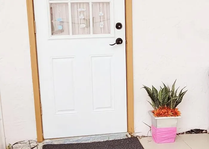 New, Modern & Quiet Studio -Everything You Need !