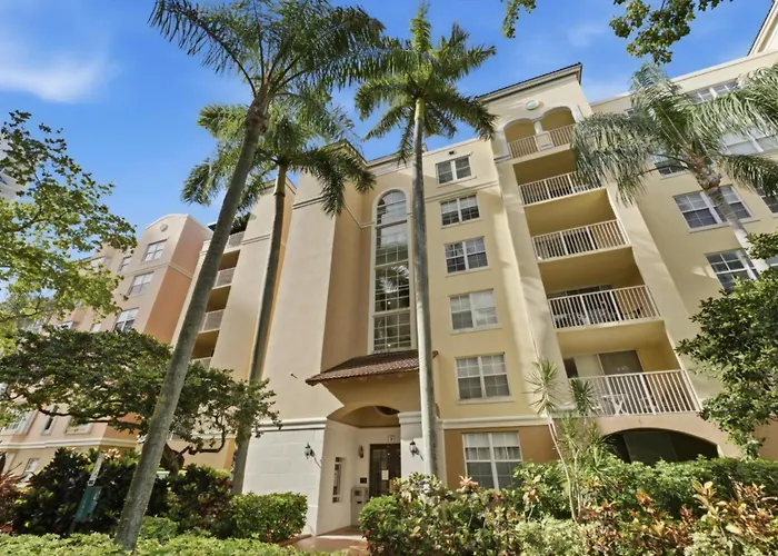 Aventura 2 Bd 2 Ba The Yacht Club 8-108