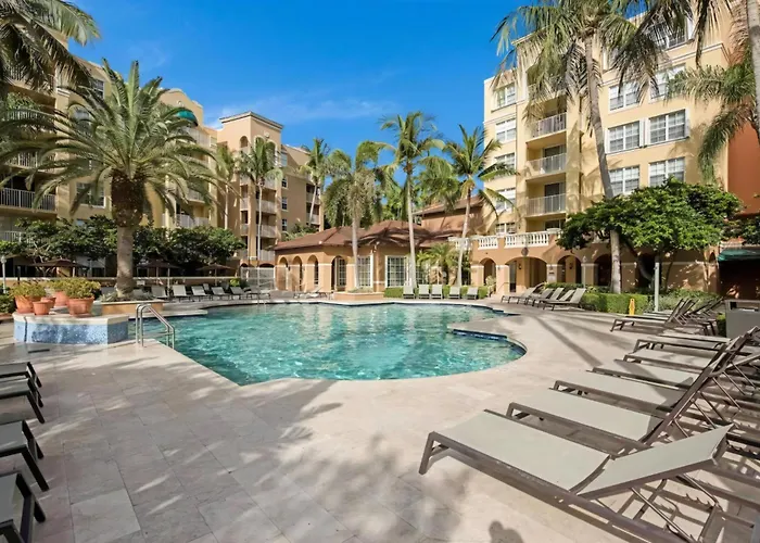 Aventura 2 Bd 2 Ba The Yacht Club 8-108