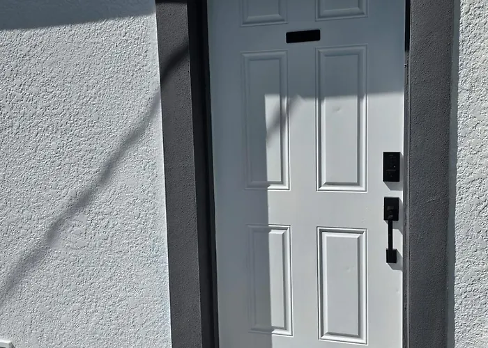 The Paradise Apartment 1