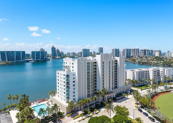 Spectacular Water Views 2Br-4 Beds In Sunny Isles