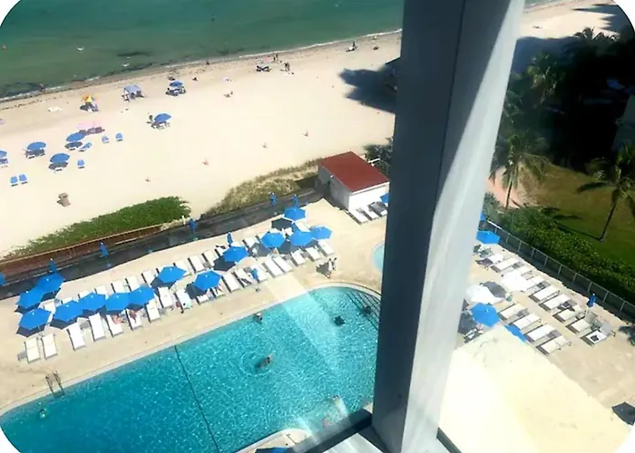 Aventura Beach Club