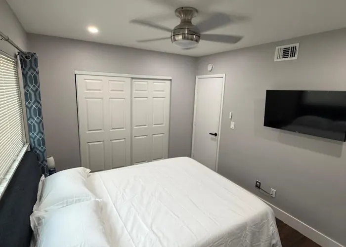 Furnished Private Room For Short Term Stays