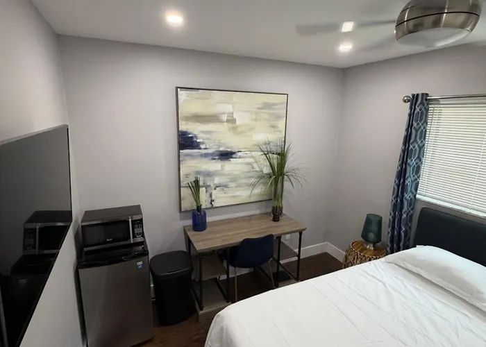 Furnished Private Room For Short Term Stays