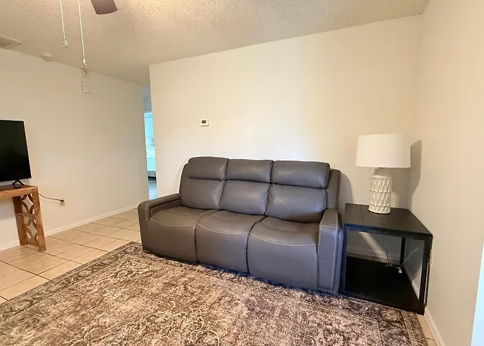 14 Mi To Beaches - Sleeps 4 - Near St Pete & Sarasota - Palmetto Vacation Home