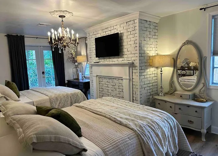 La Maison Musique, 9 Beds,French Pool Villa, Pets