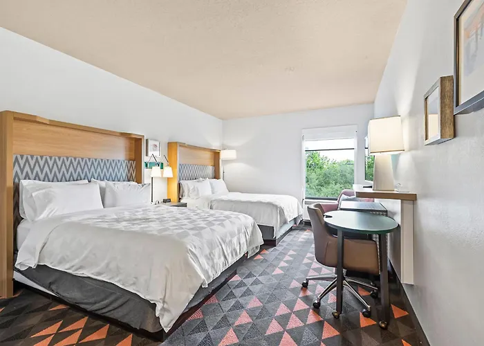 Holiday Inn - St. Petersburg West By Ihg