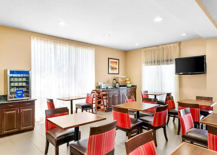 Comfort Suites Orlando International Airport
