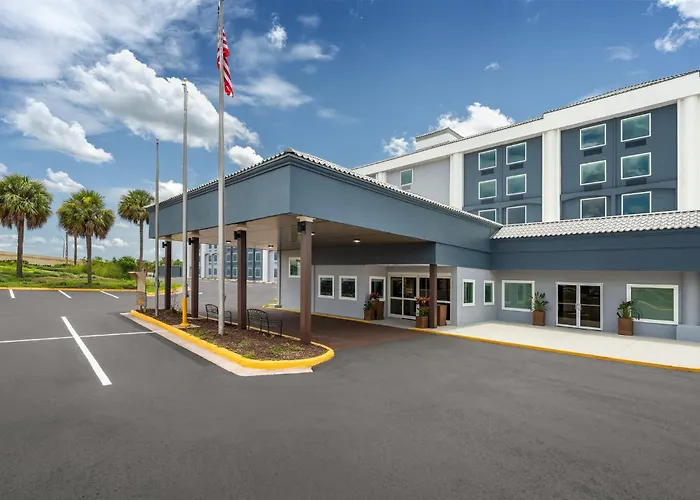Quality Inn & Suites Winter Park Village Area