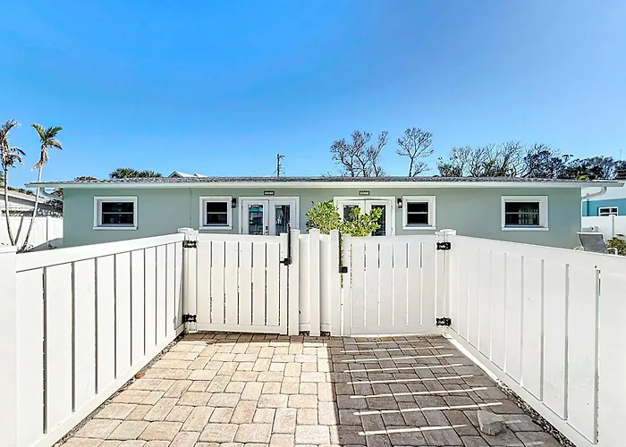 Blue Wave Villa West