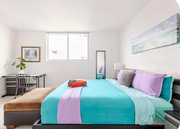 Beautiful Romantic Top Floor Condo With Stunning Views Of Both Ocean And City