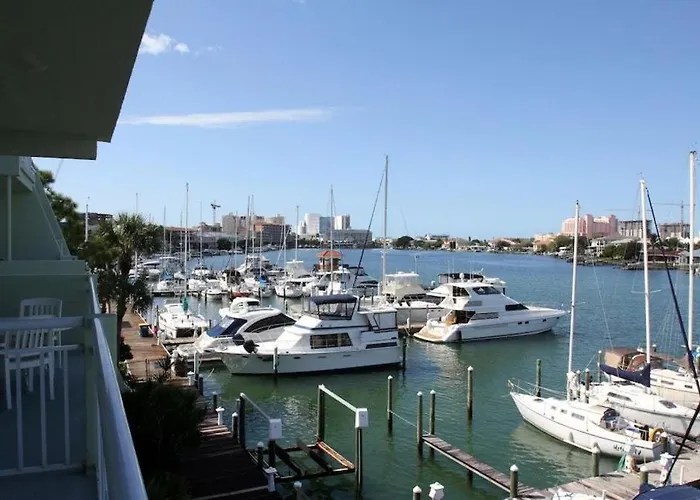 Chart House Suites And Marina