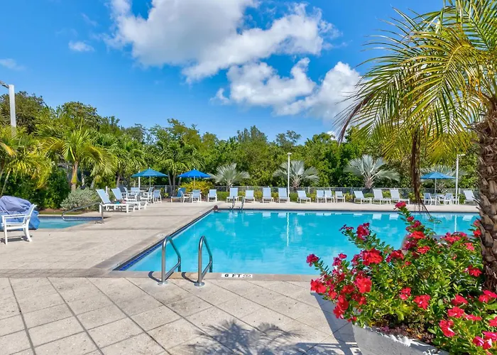 Lazy Daze Double King Suite Ocean Pointe 2310